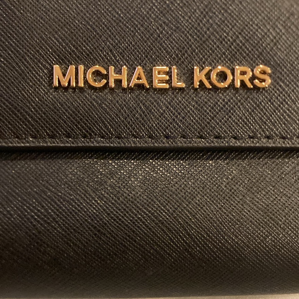 Michael Kors Saffiano Leather Black Convertible Crossbody with Gold Chain (ABBA) - Picture 10 of 16